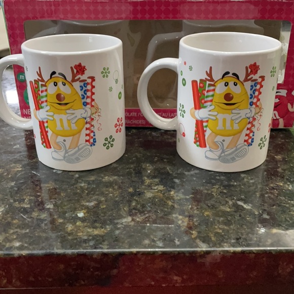 Set Of M&M’s Christmas Mugs - Picture 2 of 6